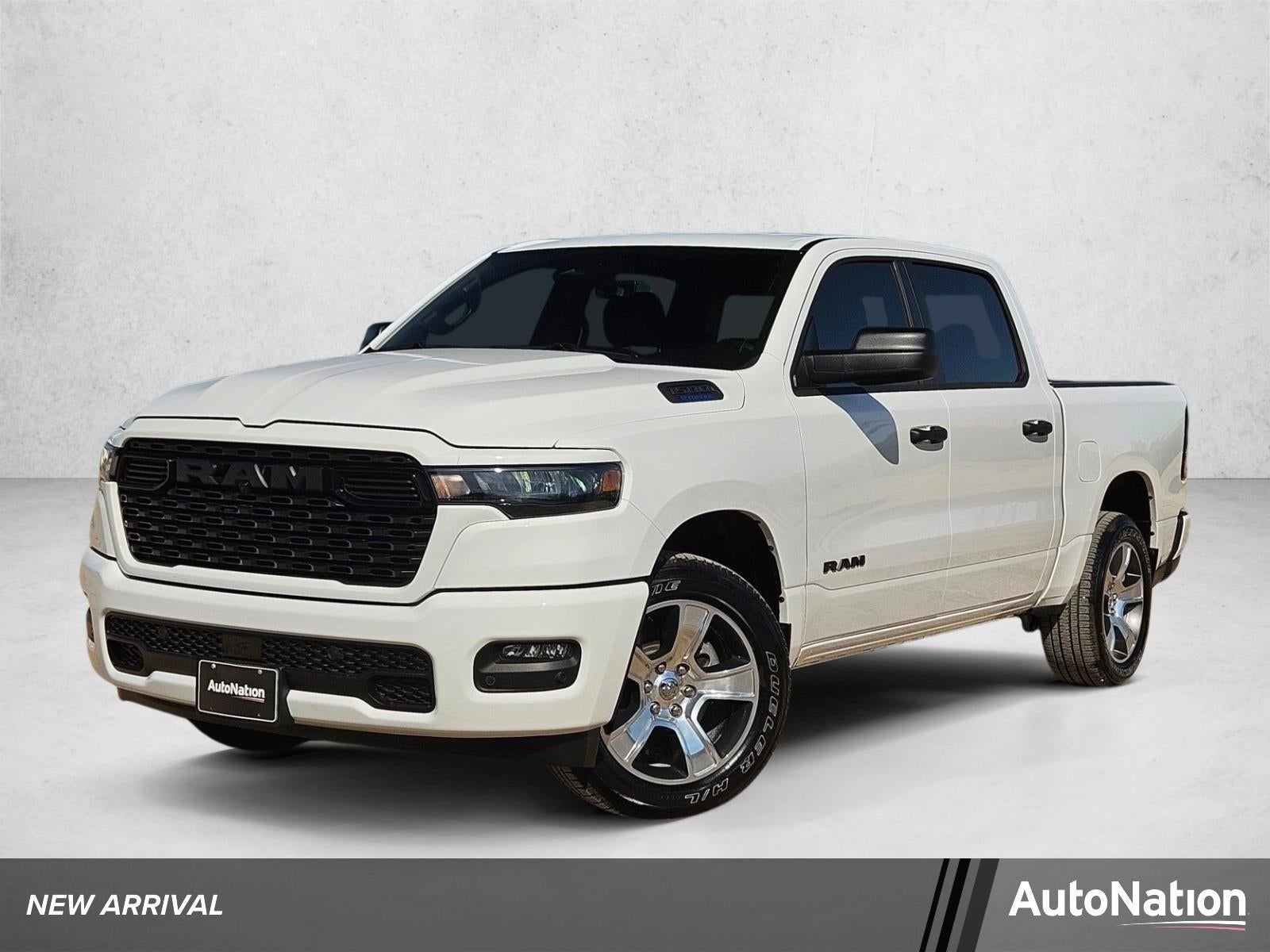 2026 RAM 1500 Express Crew Cab 4x2 5'7" Box