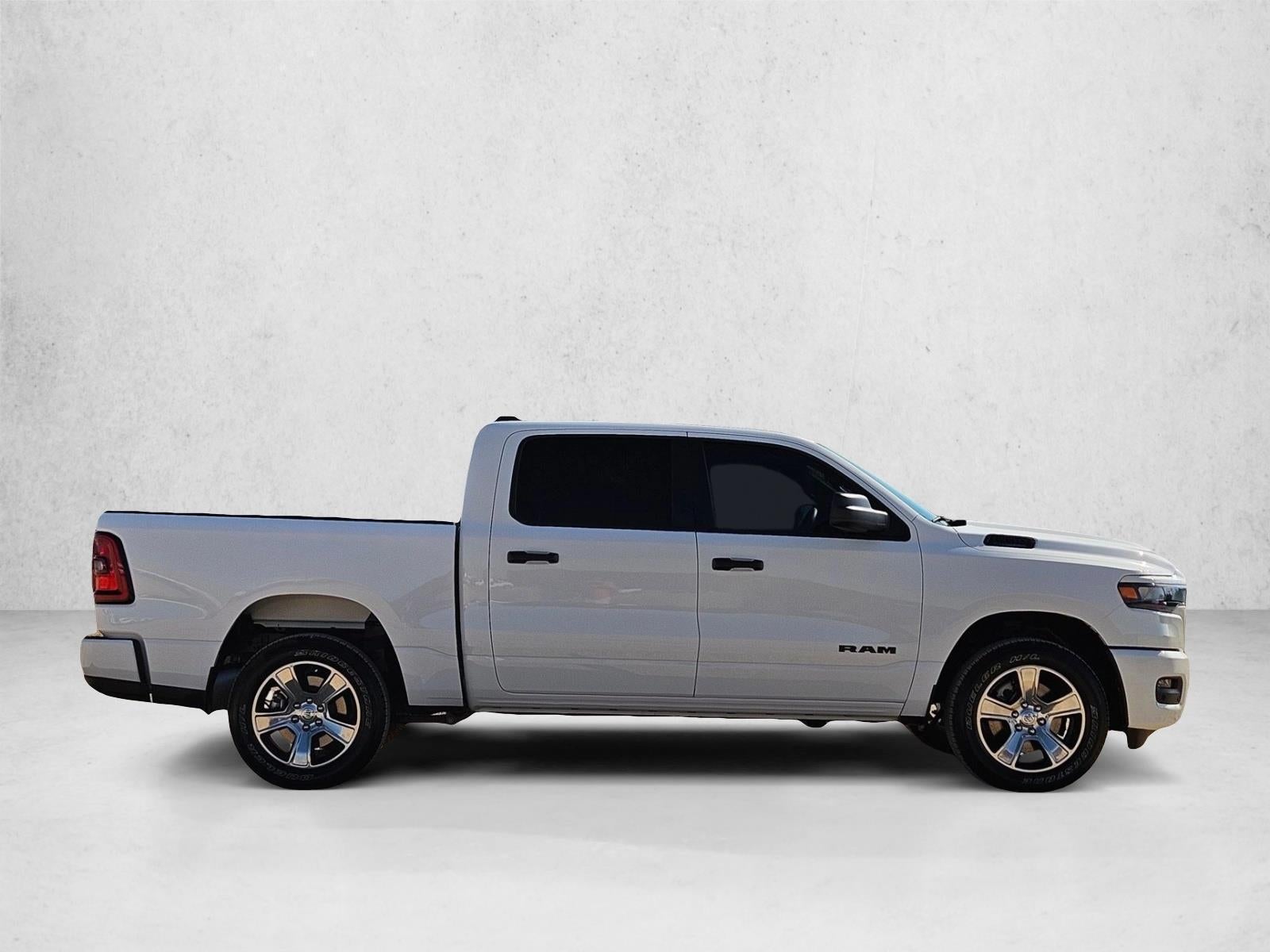 2026 RAM 1500 Express Crew Cab 4x2 5'7" Box