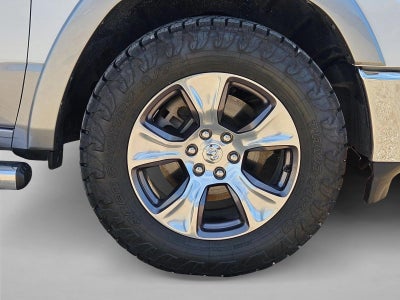 2020 RAM 1500 Laramie Crew Cab 4x4 5'7" Box