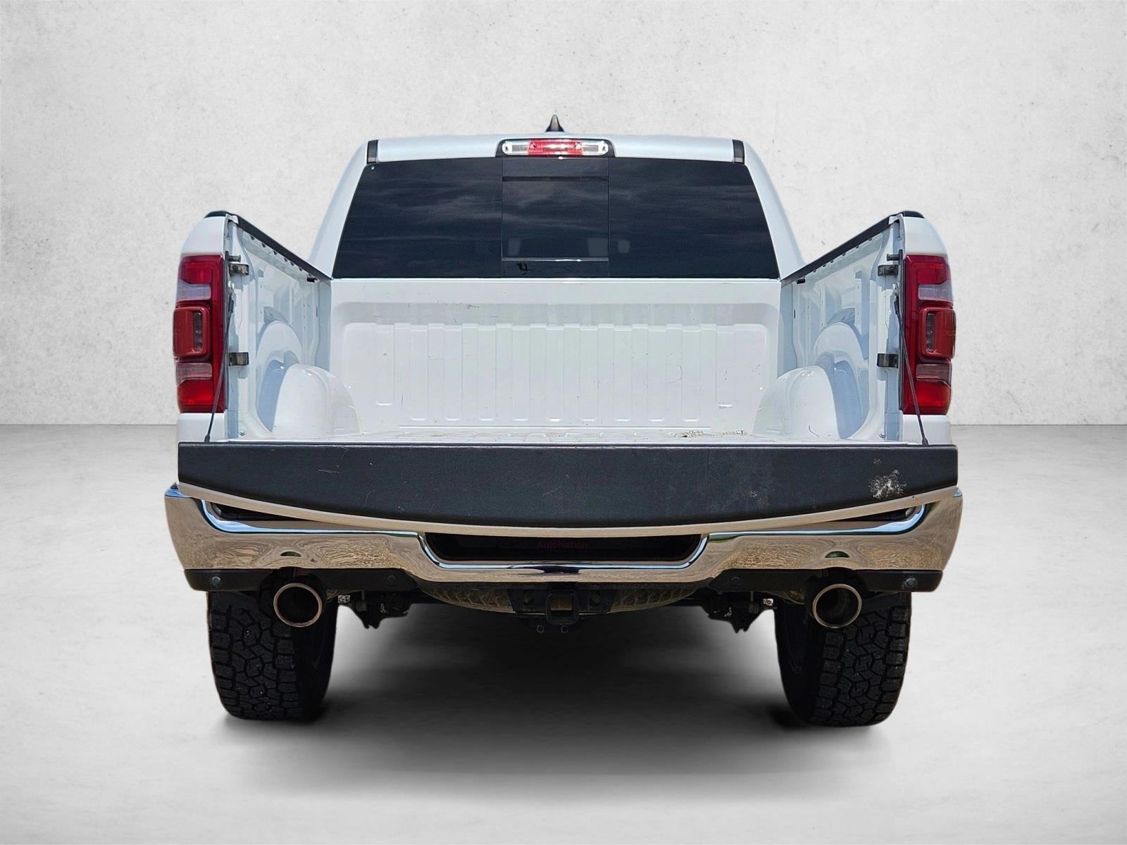2020 RAM 1500 Laramie Crew Cab 4x4 5'7" Box