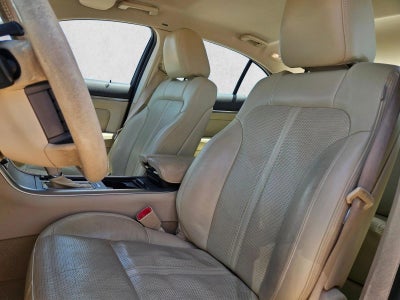 2010 Lincoln MKS Base