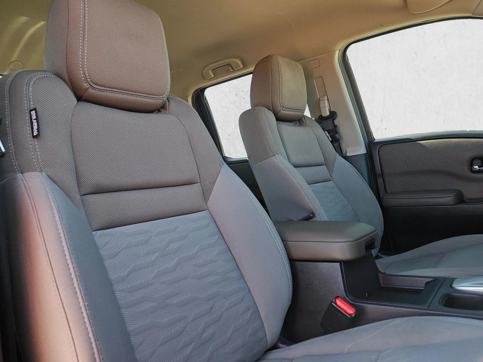 2022 Nissan Frontier Crew Cab SV 4x2