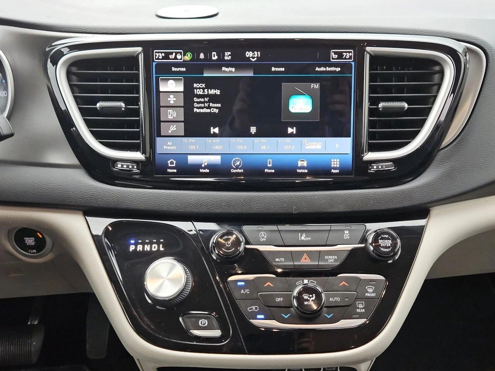 2022 Chrysler Pacifica Touring L