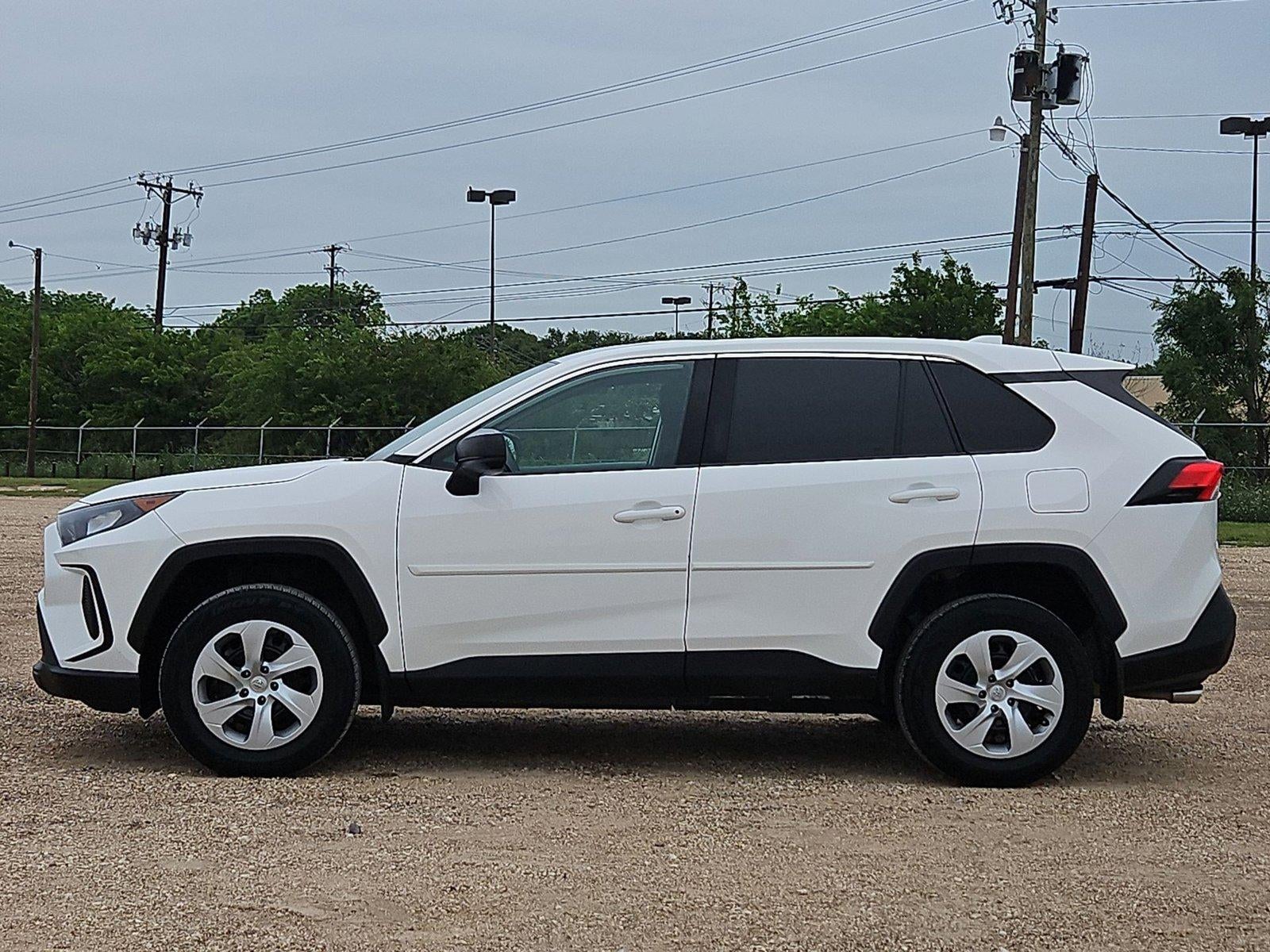 2022 Toyota RAV4 LE