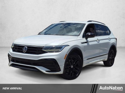 2022 Volkswagen Tiguan SE R-Line Black