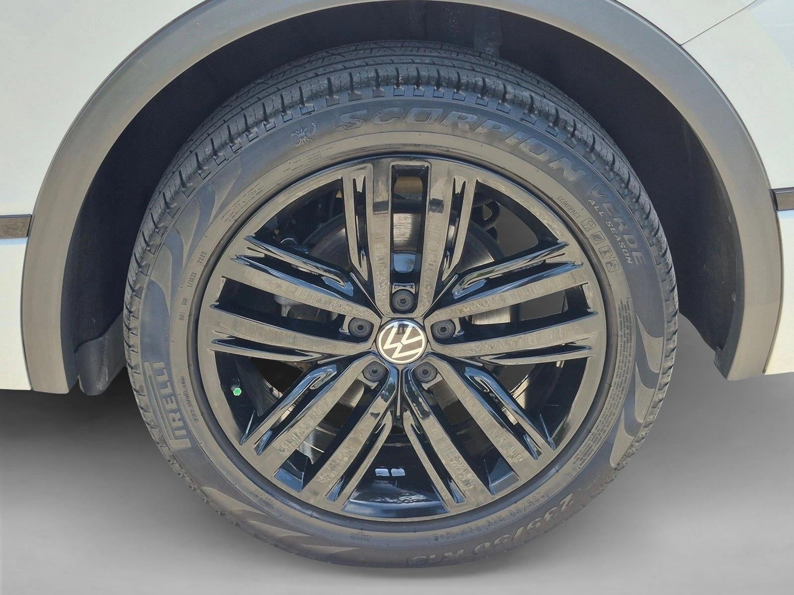 2022 Volkswagen Tiguan SE R-Line Black