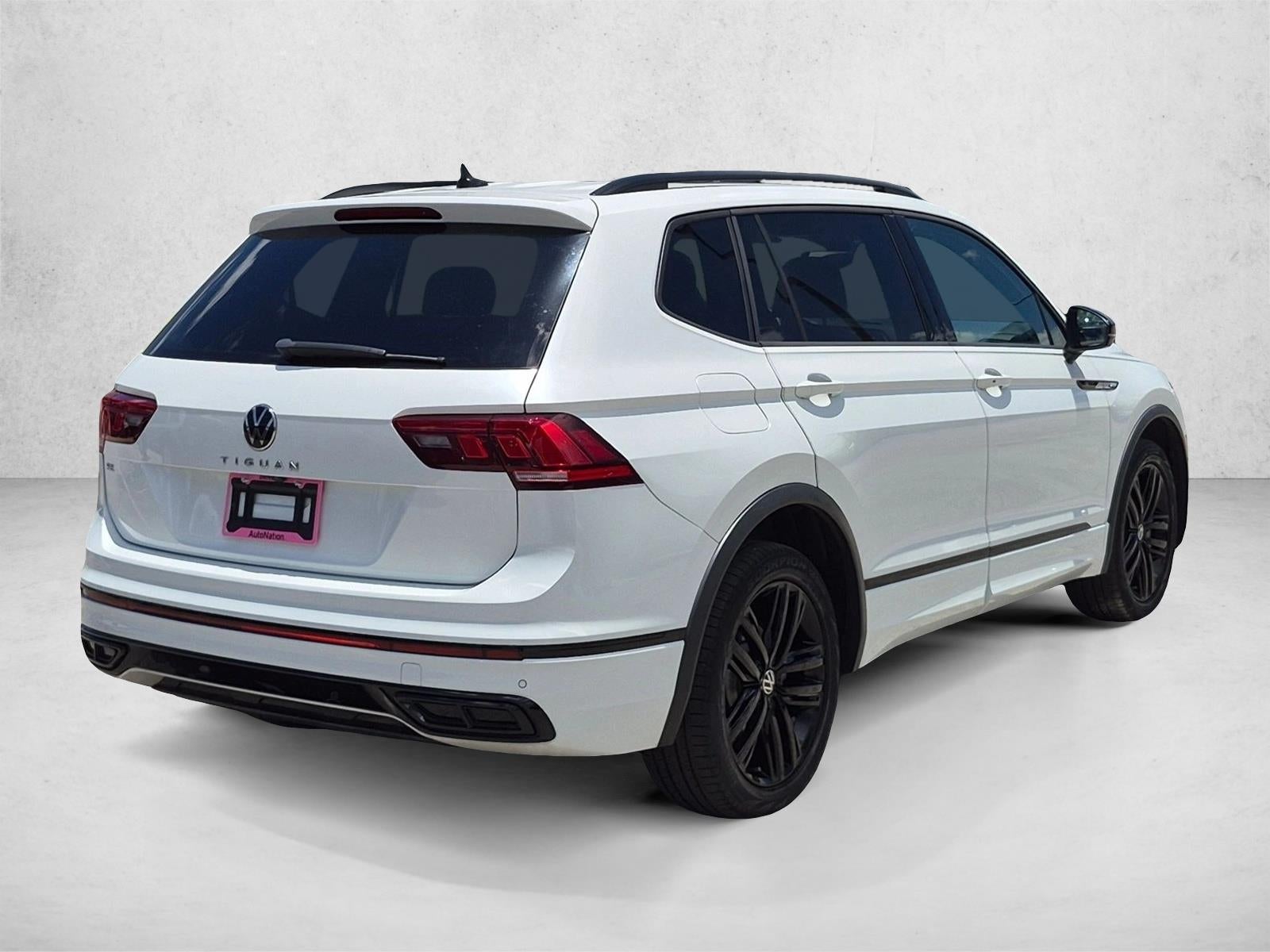 2022 Volkswagen Tiguan SE R-Line Black