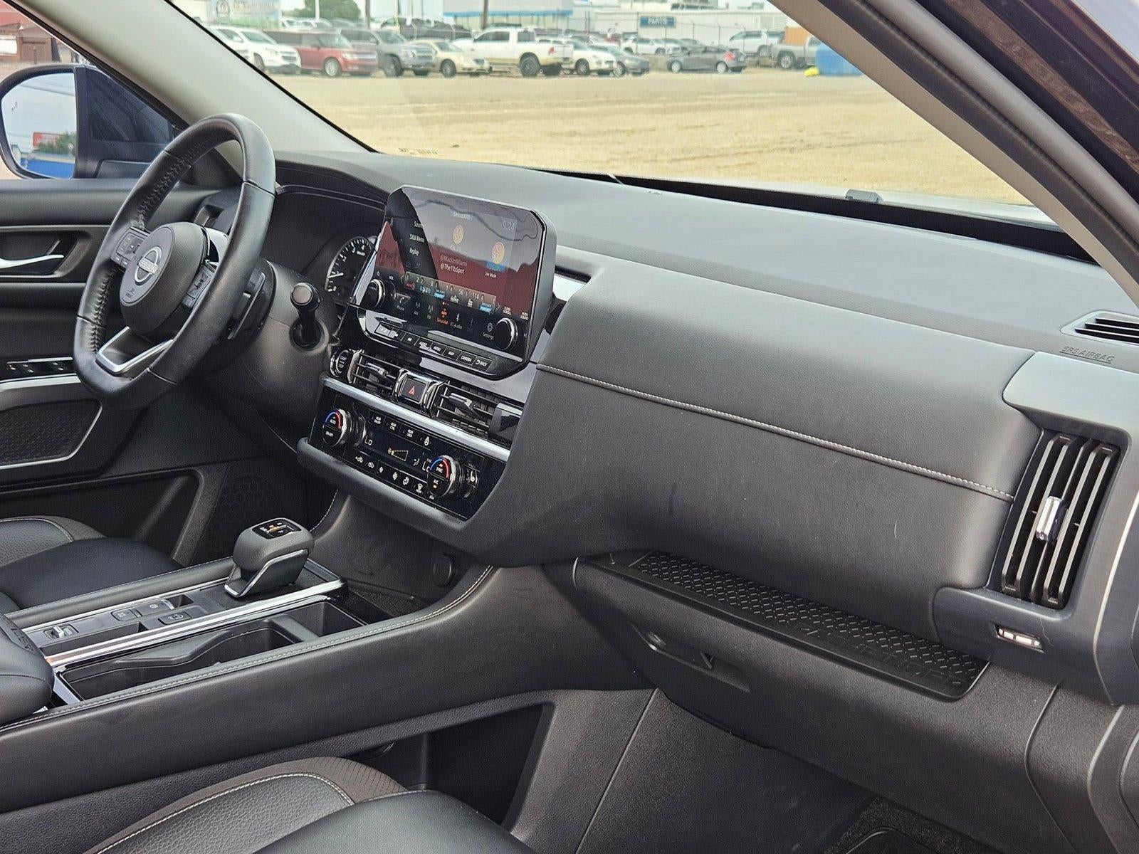 2024 Nissan Pathfinder SL