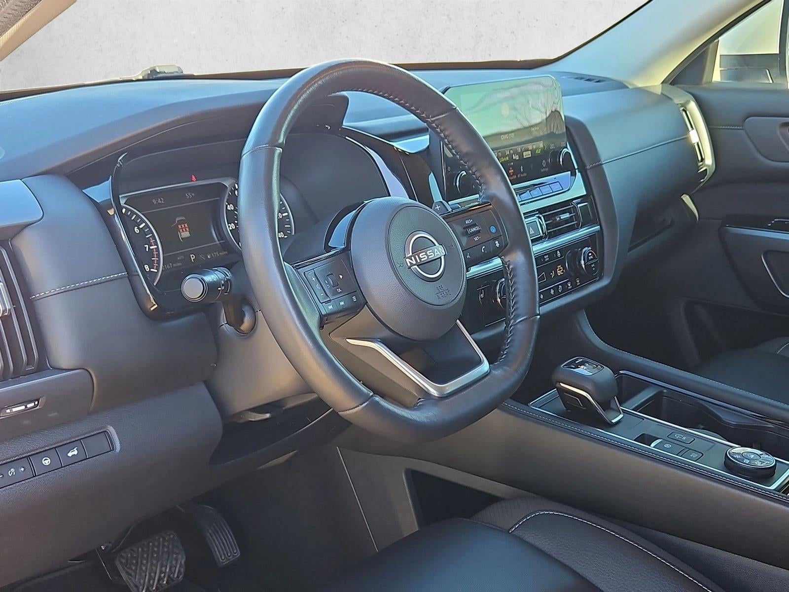 2023 Nissan Pathfinder SL