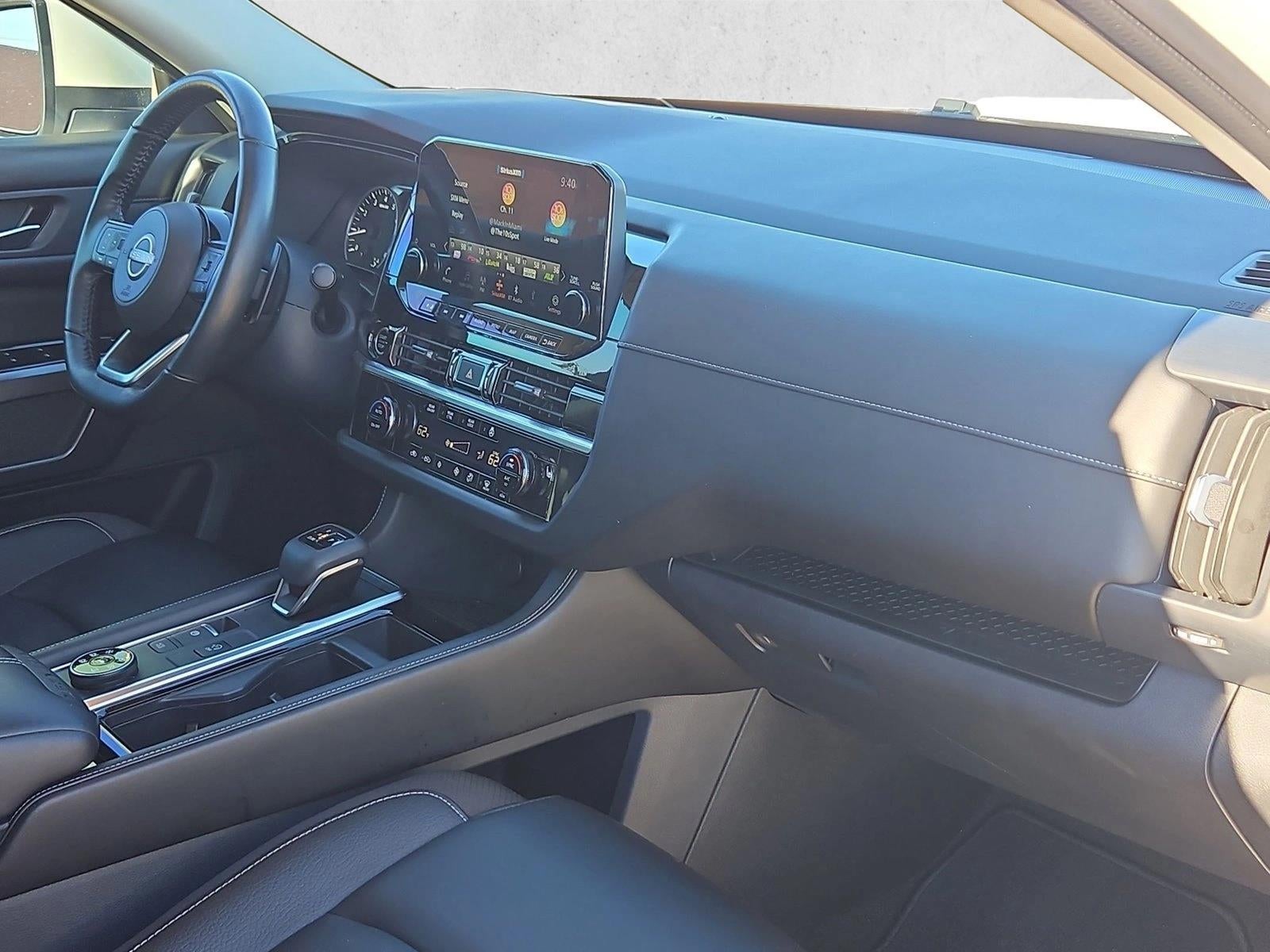 2023 Nissan Pathfinder SL