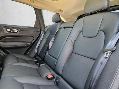2022 Volvo XC60 Momentum