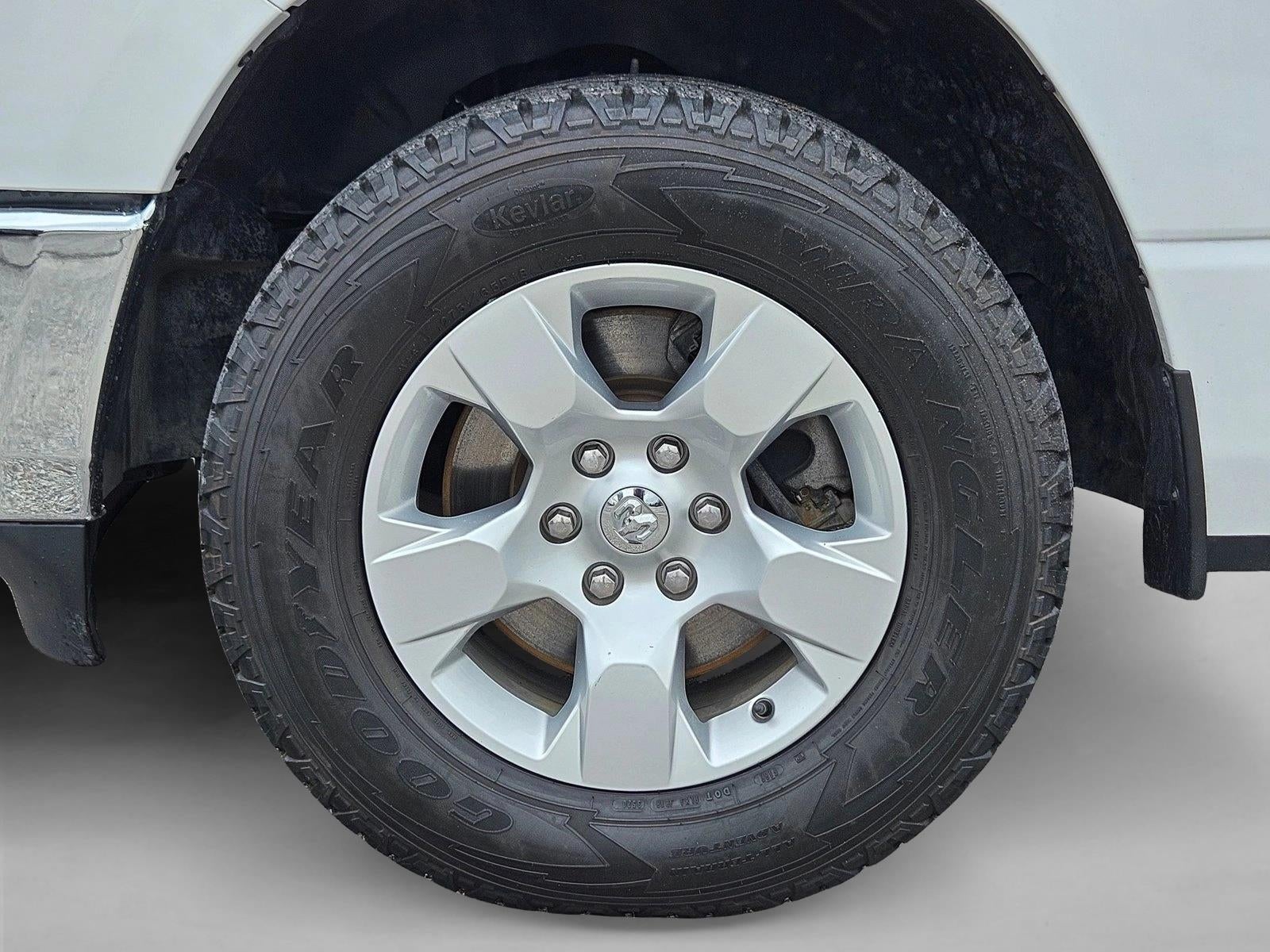 2020 RAM 1500 Big Horn 4x4 Crew Cab 5'7" Box