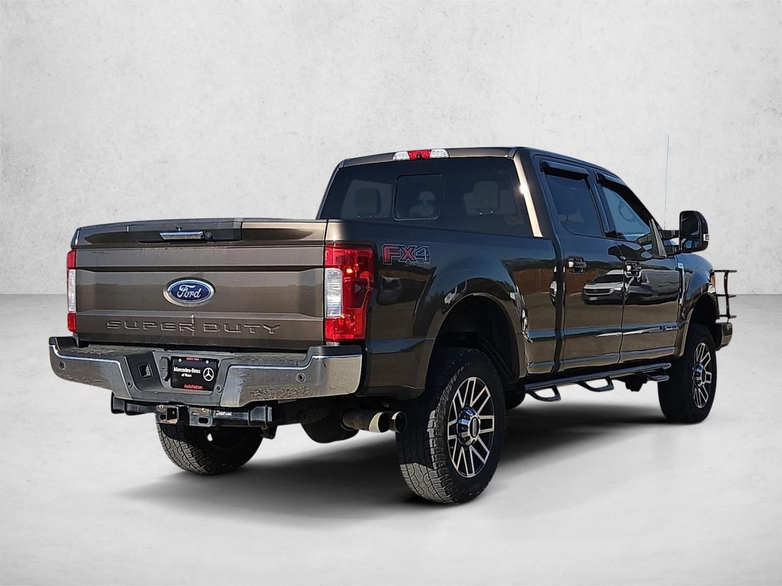 2017 Ford Super Duty F-250 SRW Lariat 4WD Crew Cab 6.75' Box