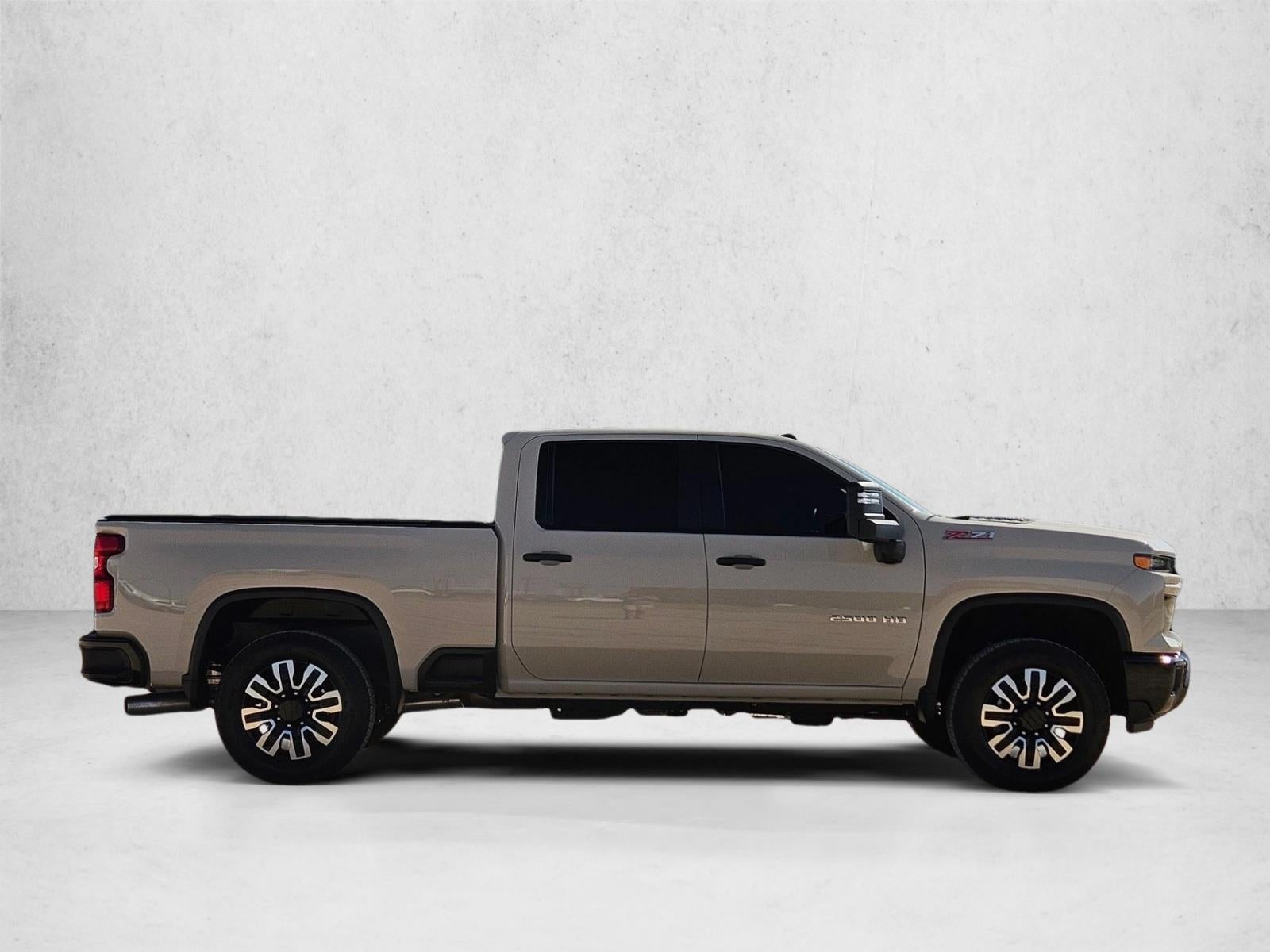 2026 Chevrolet Silverado 2500 HD Crew Cab Standard Box 4-Wheel Drive Custom