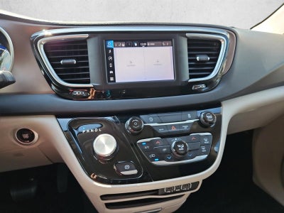 2024 Chrysler Voyager LX FWD