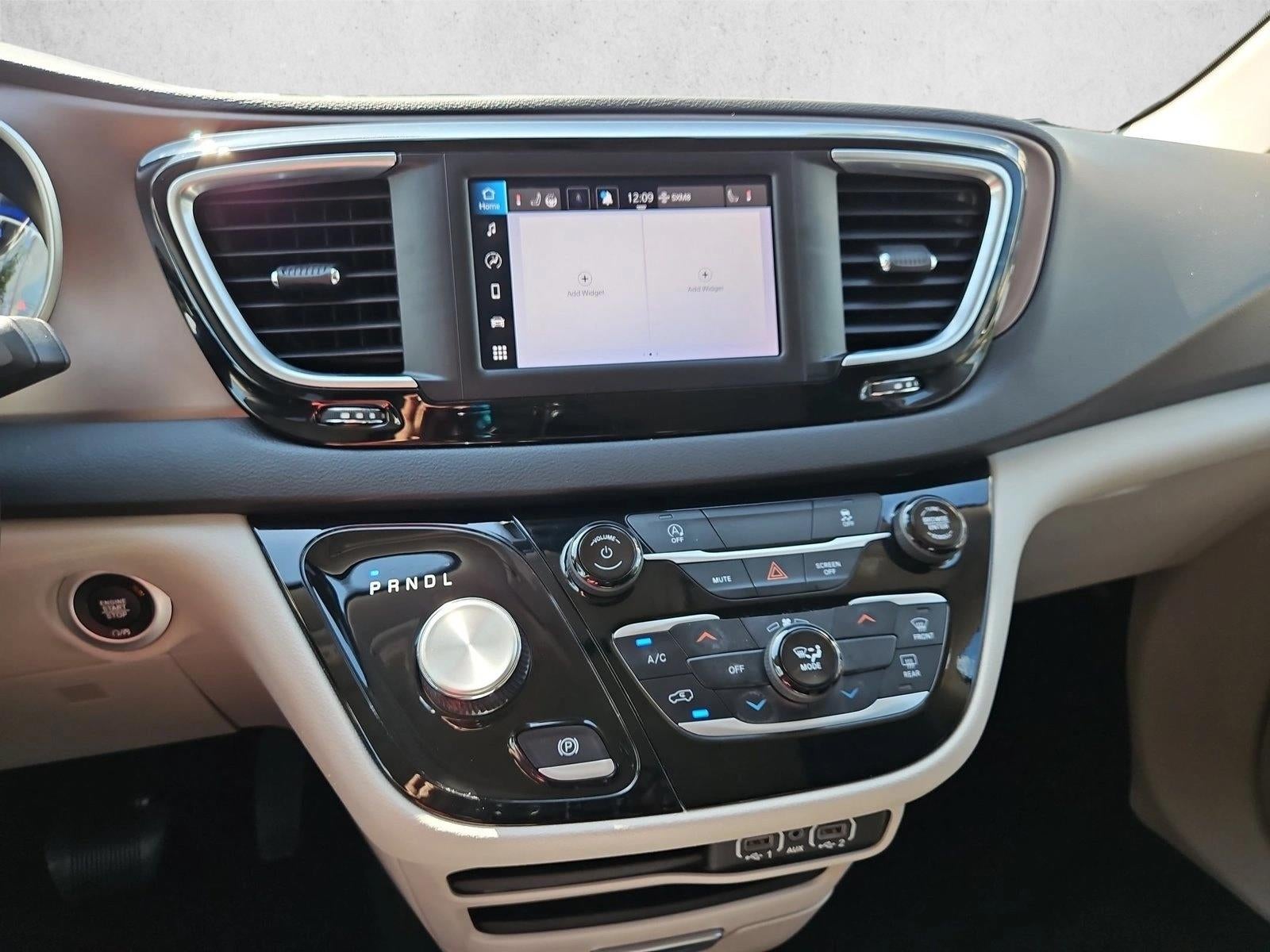2024 Chrysler Voyager LX FWD