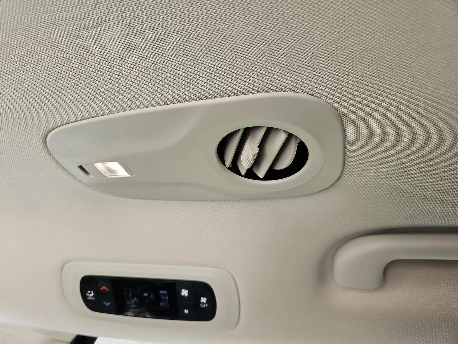 2024 Chrysler Voyager LX FWD