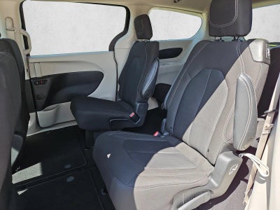 2024 Chrysler Voyager LX FWD