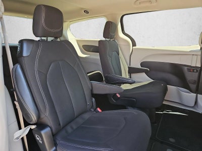 2024 Chrysler Voyager LX FWD