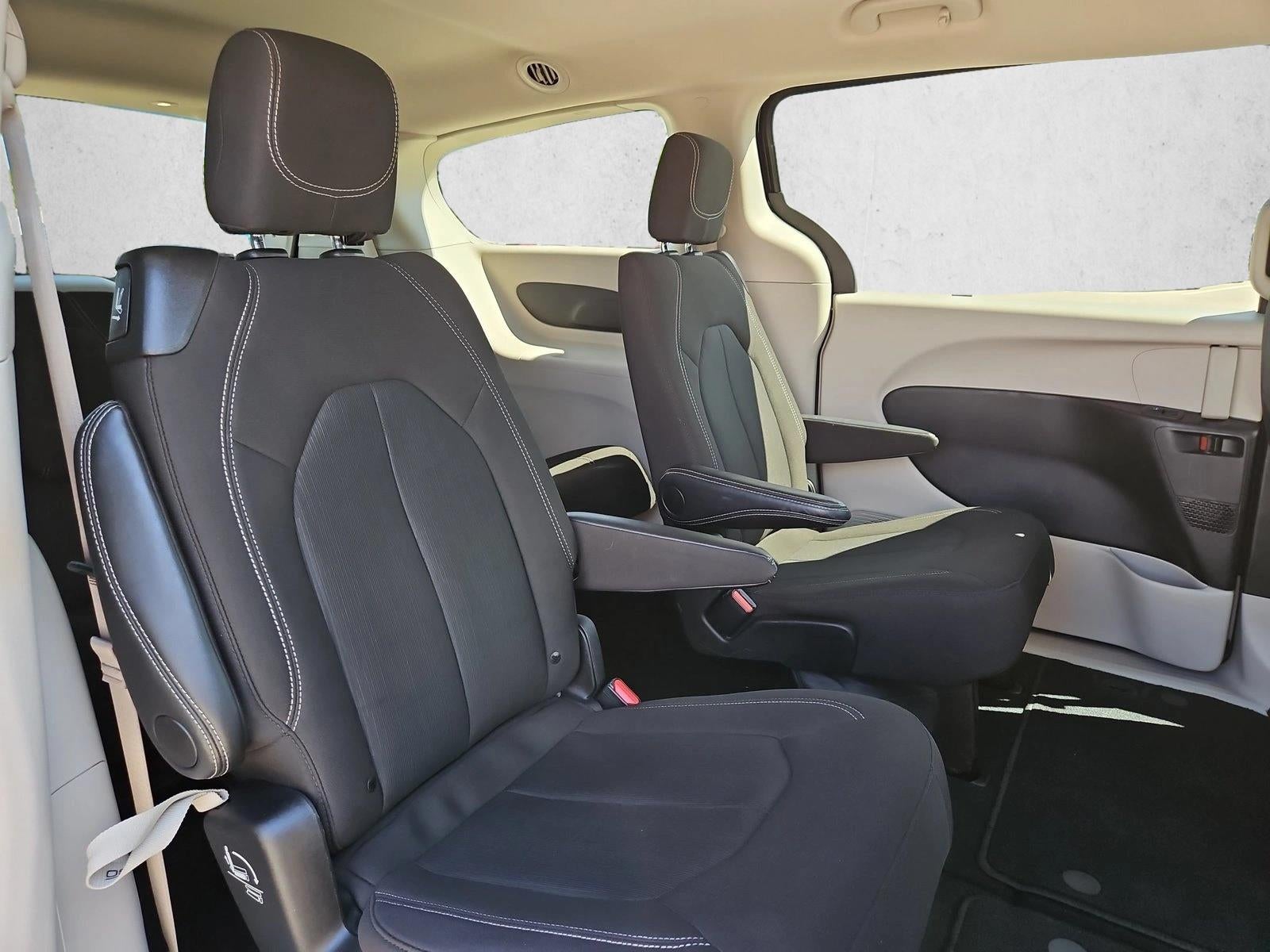 2024 Chrysler Voyager LX FWD