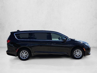2024 Chrysler Voyager LX FWD