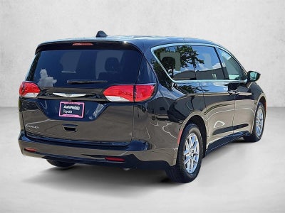 2024 Chrysler Voyager LX FWD
