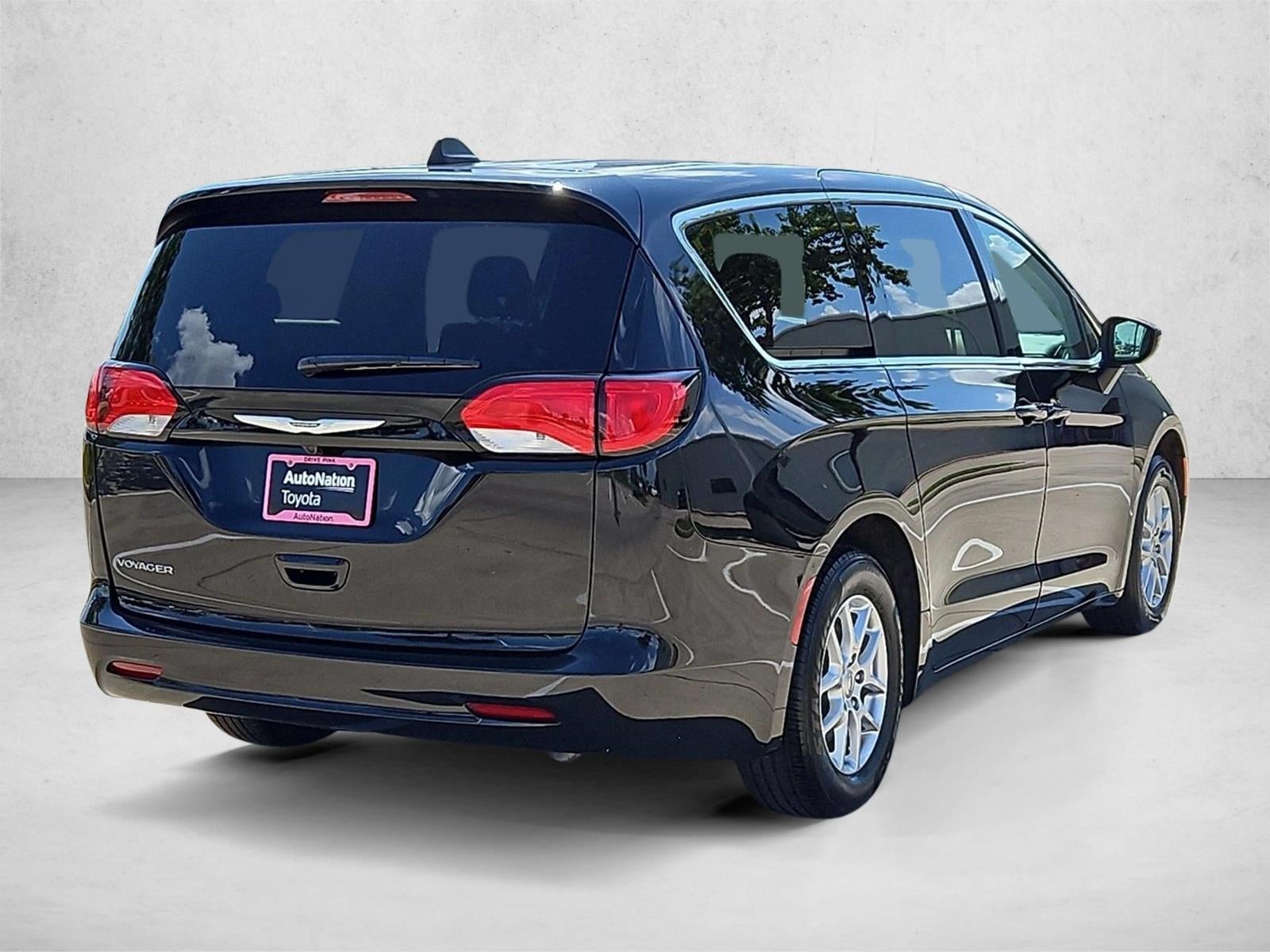 2024 Chrysler Voyager LX FWD