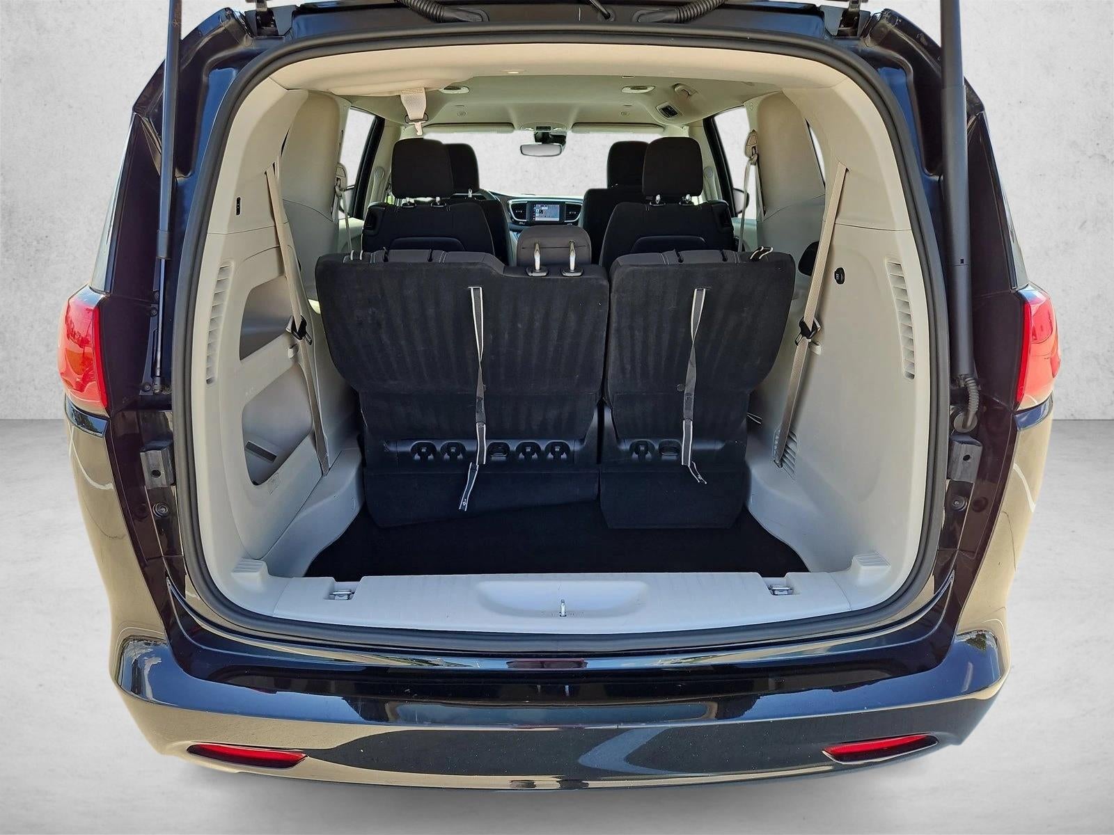 2024 Chrysler Voyager LX FWD