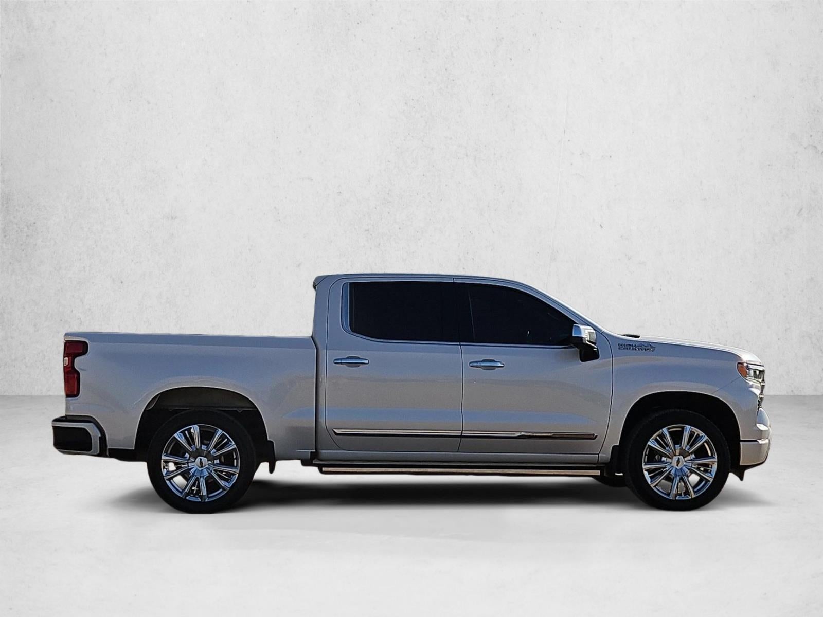 2022 Chevrolet Silverado 1500 Crew Cab Short Box 4-Wheel Drive High Country