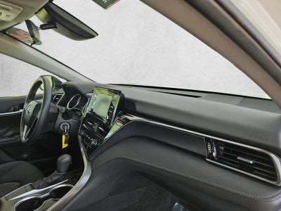 2024 Toyota Camry LE Auto (SE)