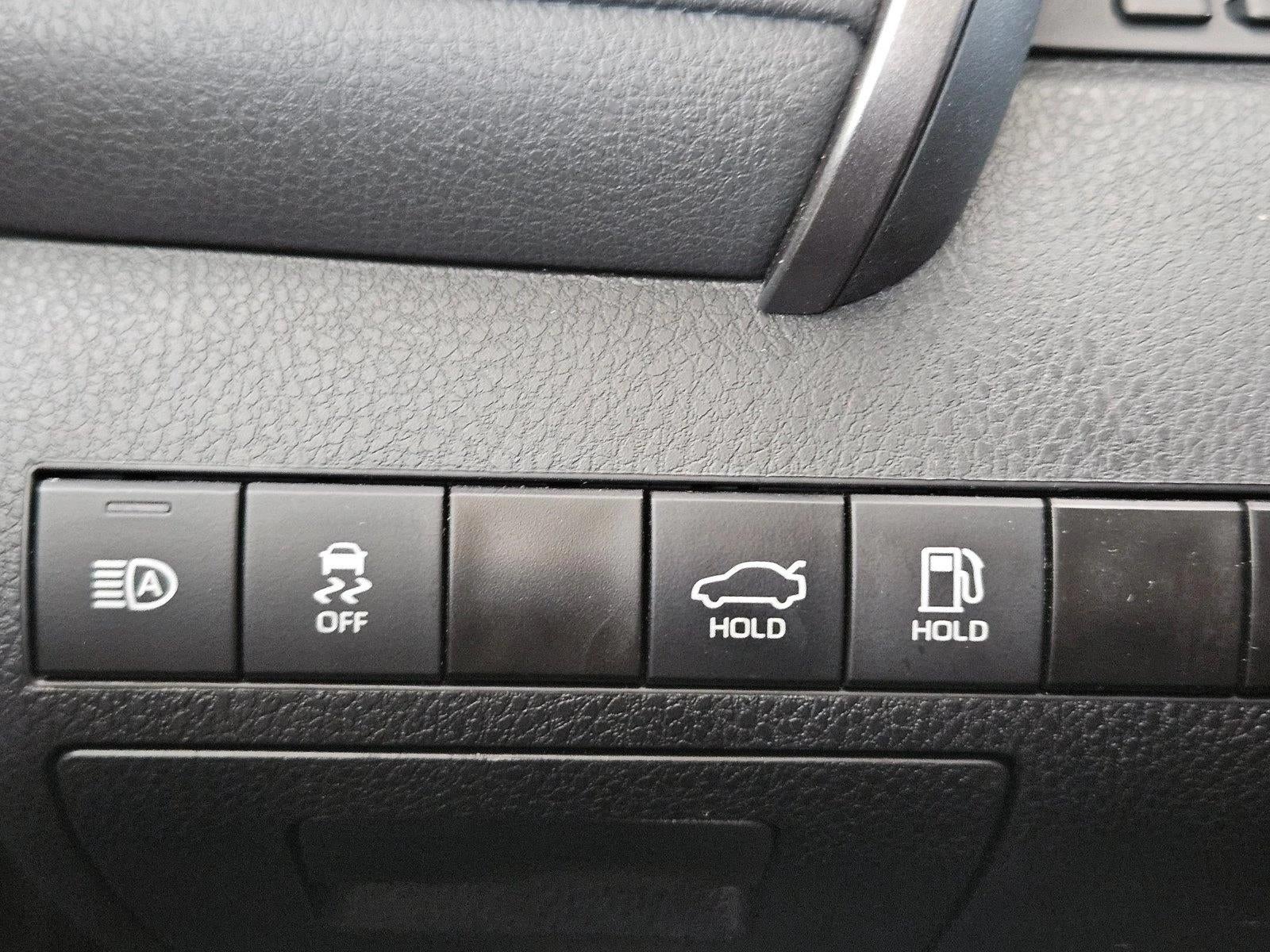 2024 Toyota Camry LE Auto (SE)