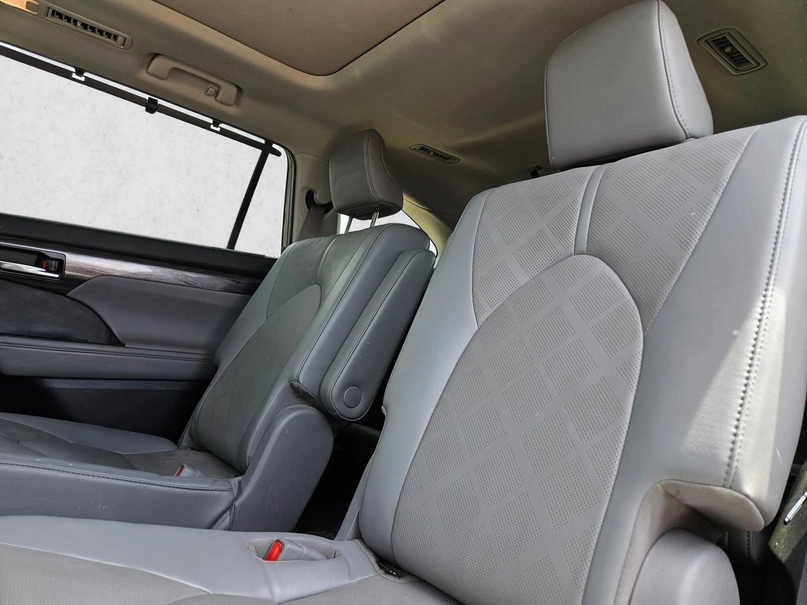 2022 Toyota Highlander Platinum FWD (Natl)
