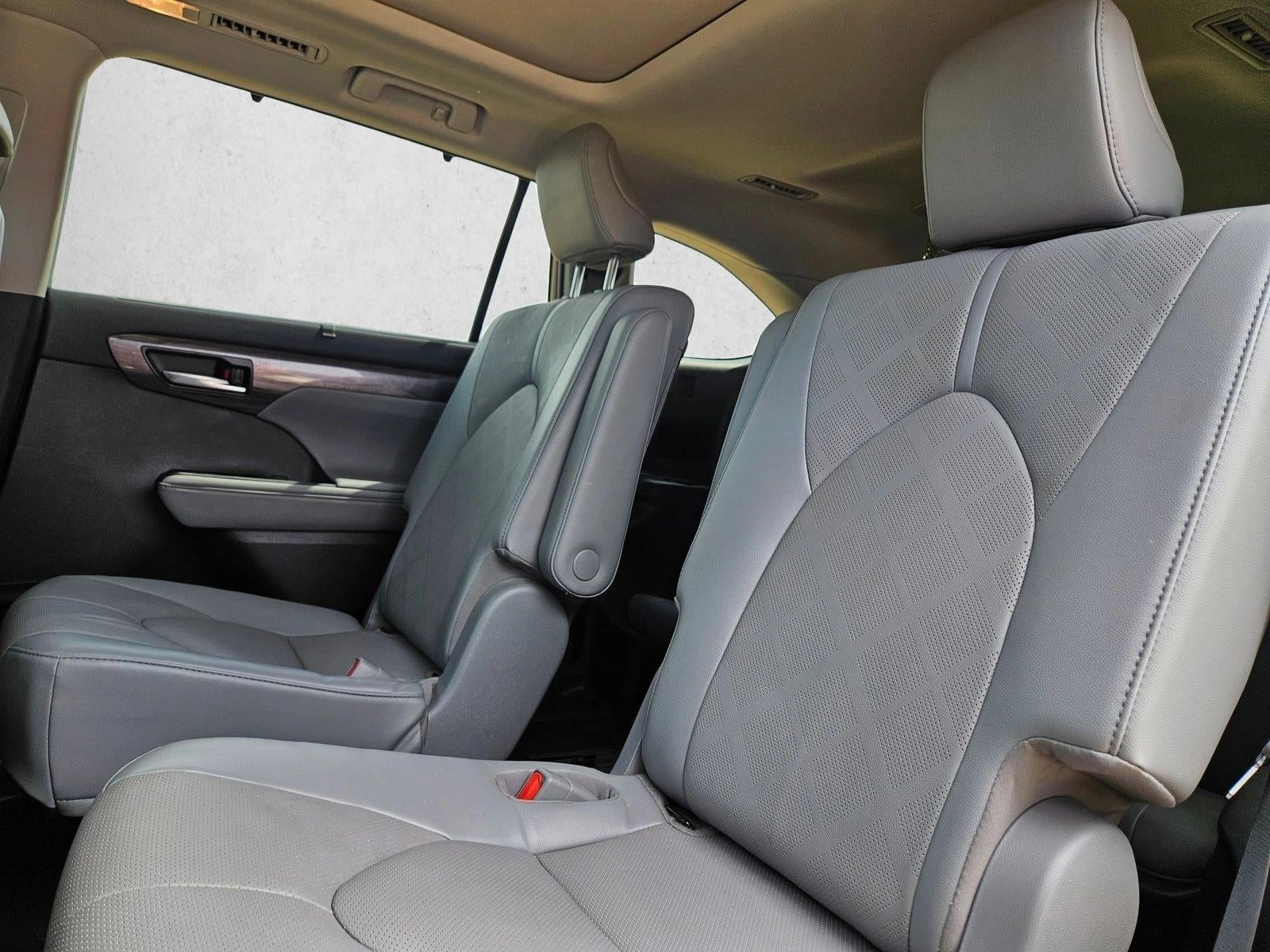 2022 Toyota Highlander Platinum FWD (Natl)