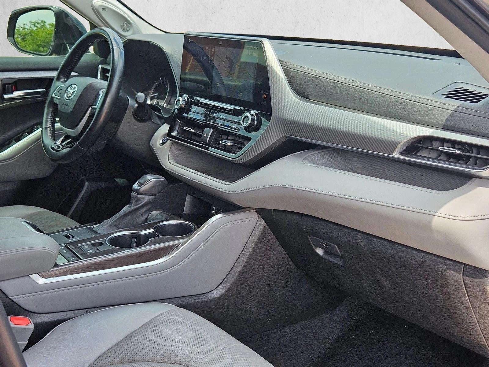 2022 Toyota Highlander Platinum FWD (Natl)