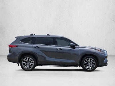 2022 Toyota Highlander Platinum FWD (Natl)