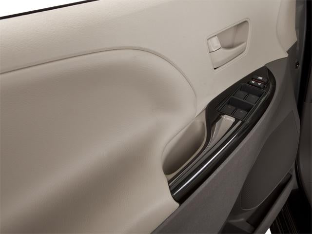 2012 Toyota Sienna 5dr 7-Pass Van I4 FWD (Natl)
