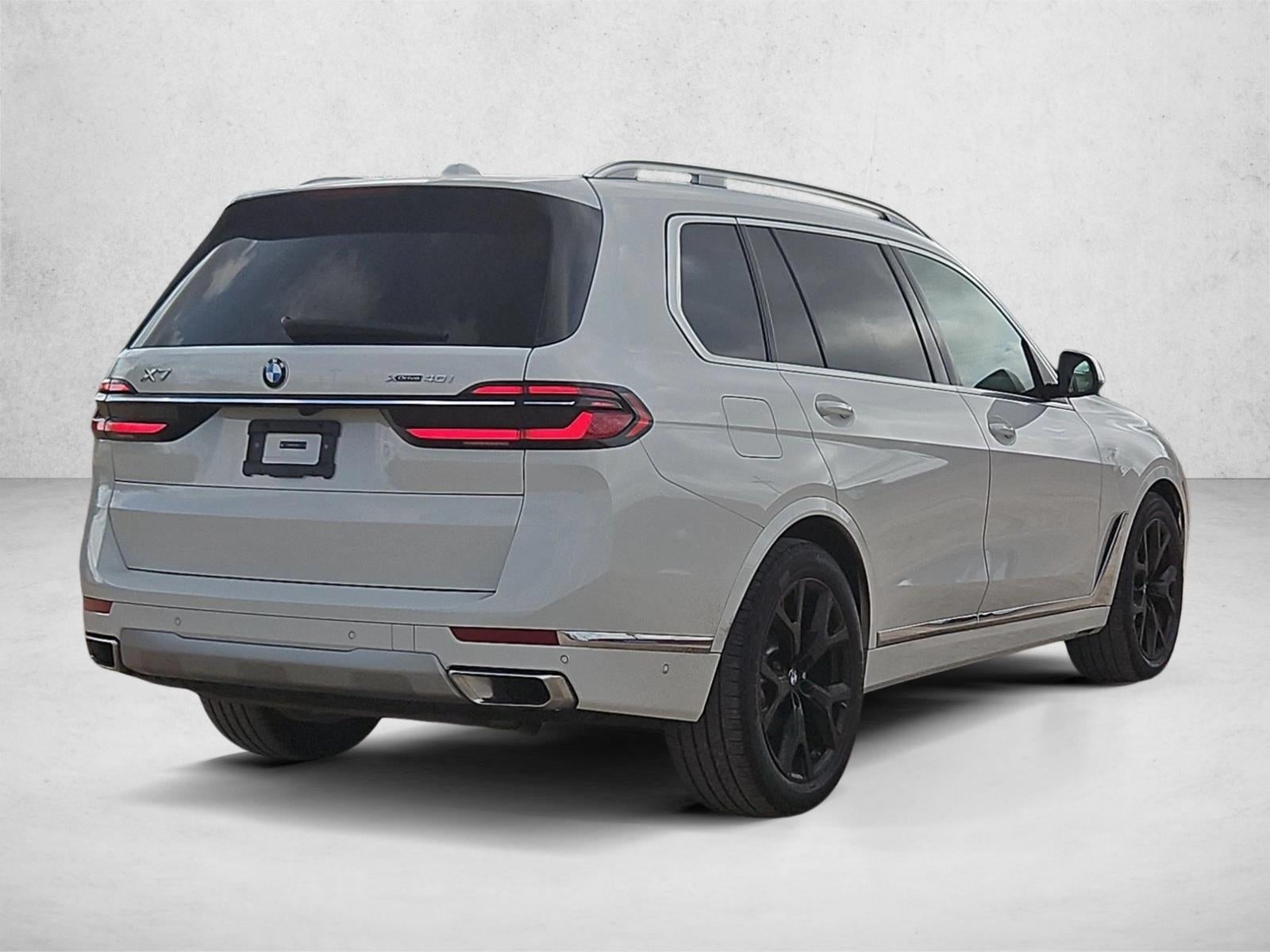 2026 BMW X7 xDrive40i Sports Activity Vehicle