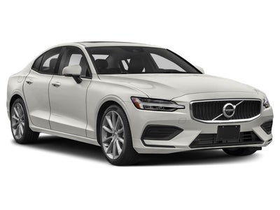 2022 Volvo S60 B5 FWD Momentum
