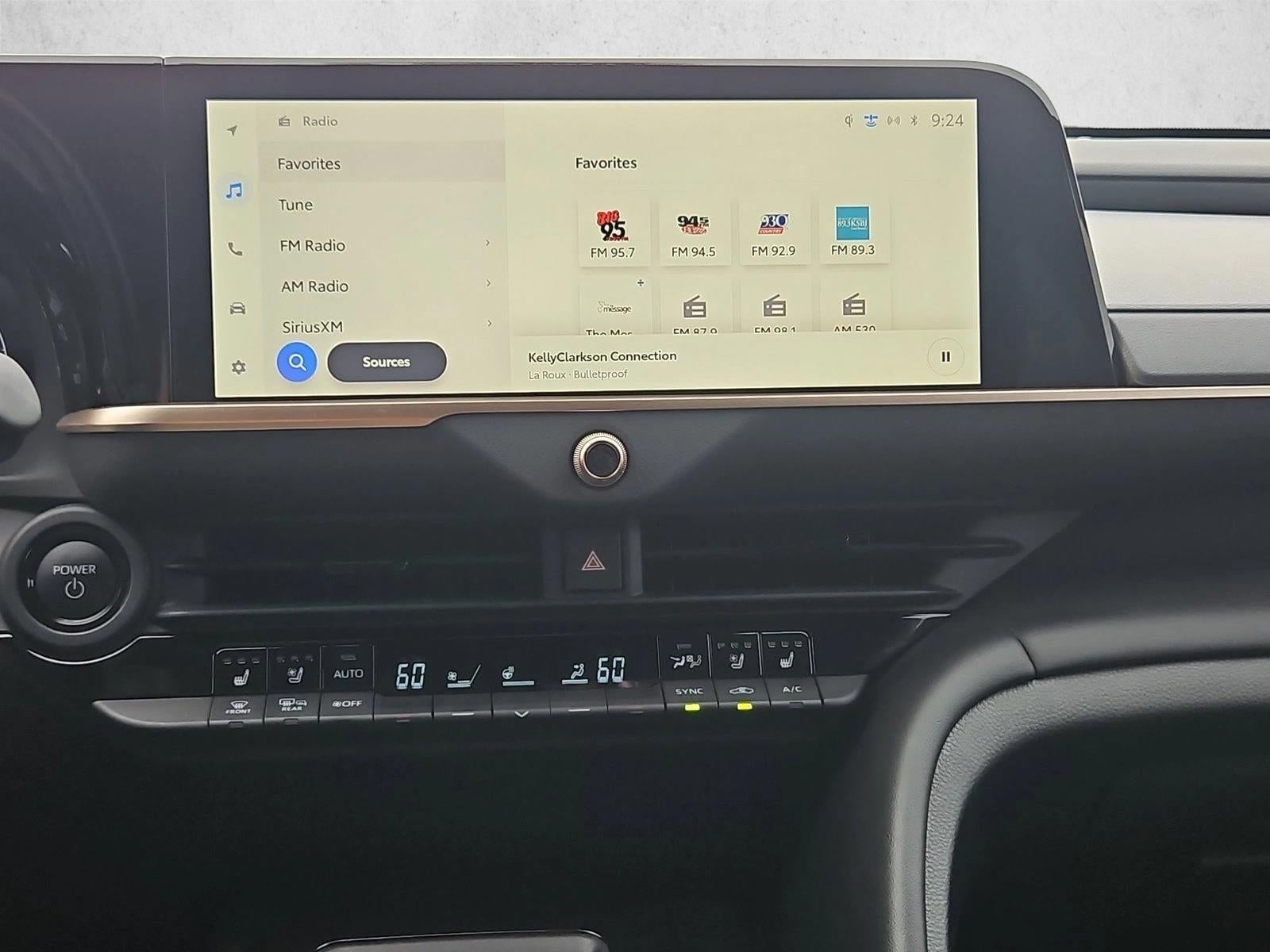 2025 Toyota Crown Signia Limited AWD (Natl)