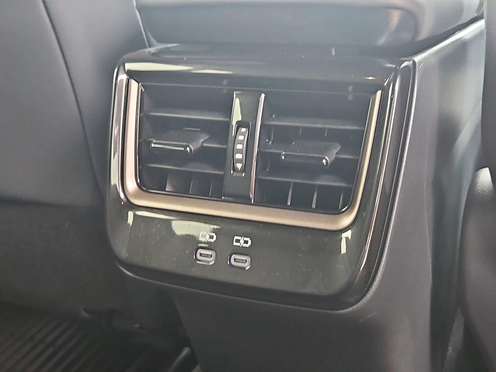 2025 Toyota Crown Signia Limited AWD (Natl)