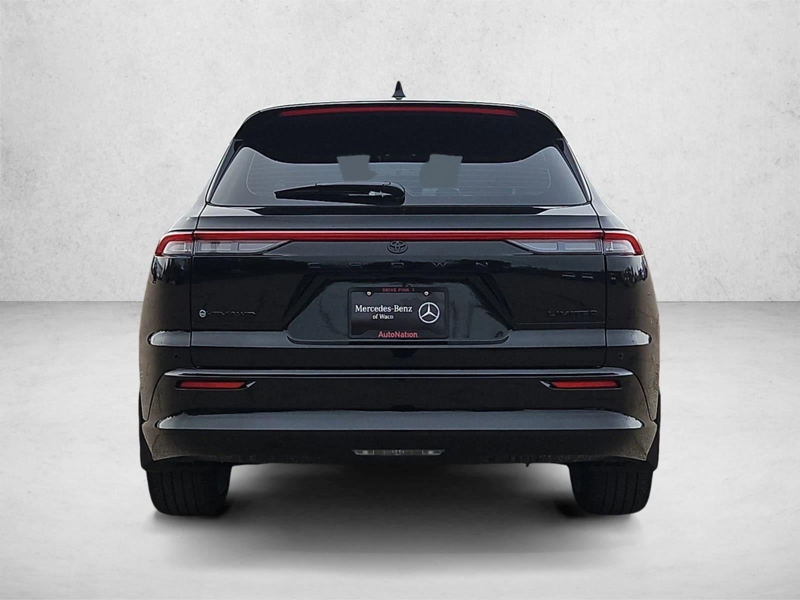 2025 Toyota Crown Signia Limited AWD (Natl)