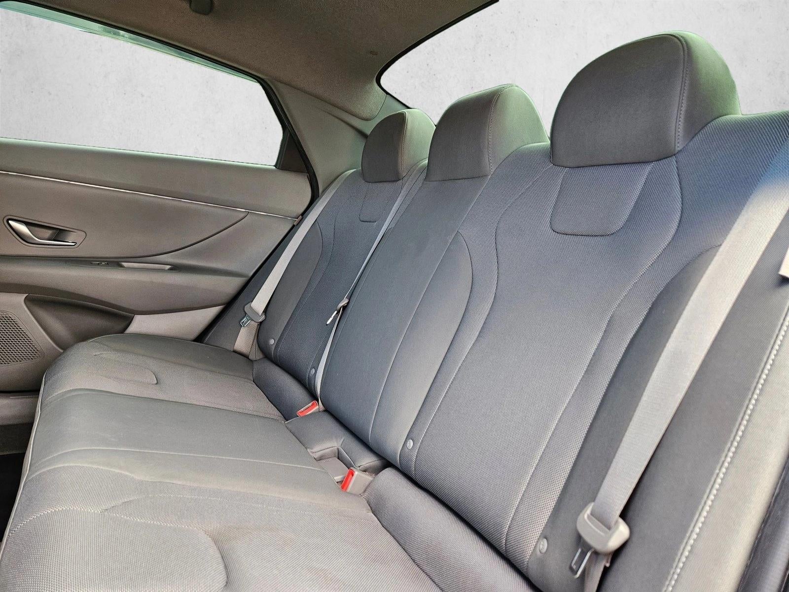 2024 Hyundai ELANTRA SE IVT