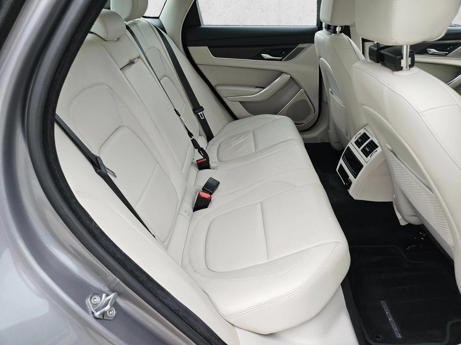 2021 Jaguar XF SE Sedan RWD