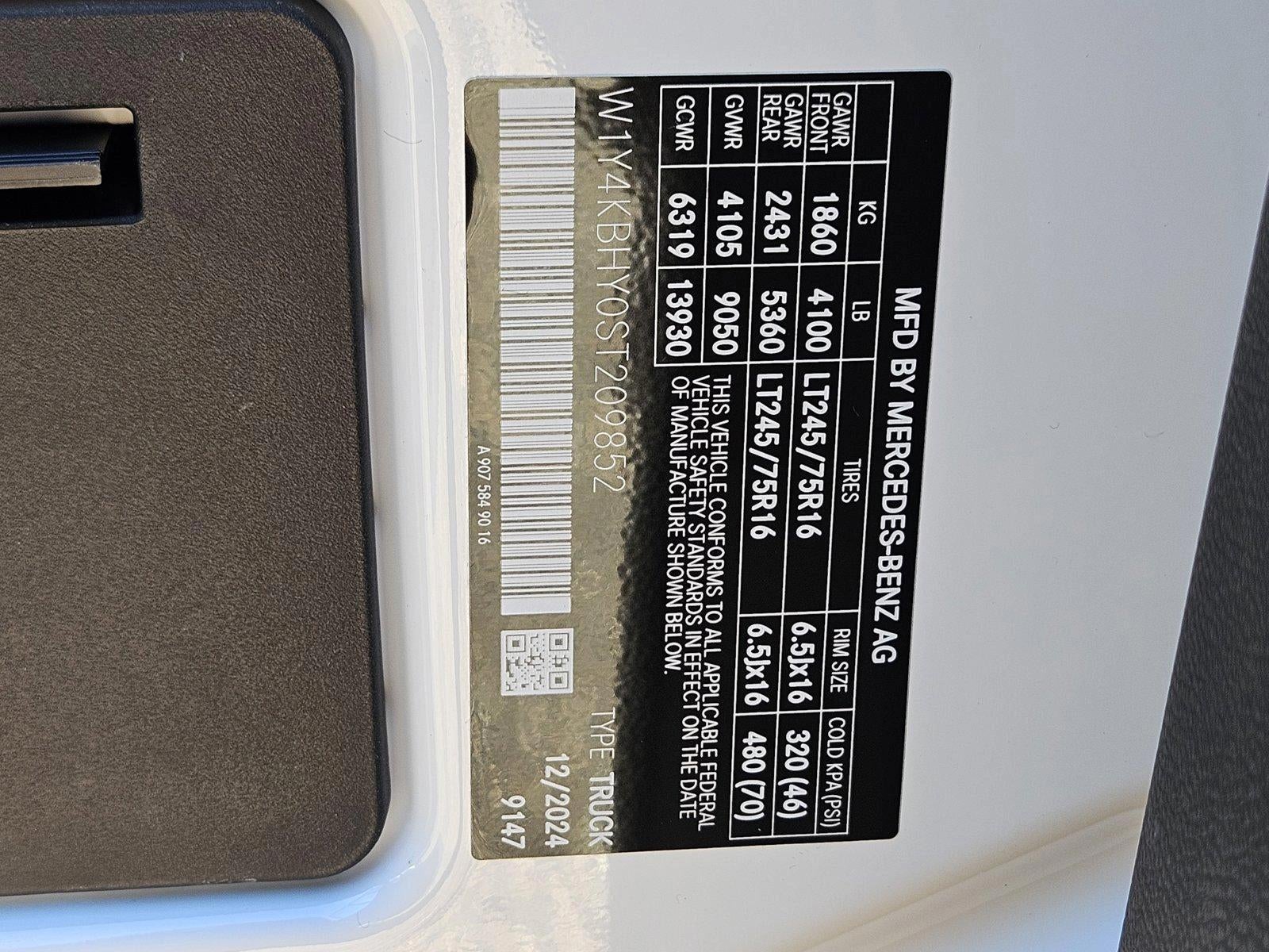 2025 Mercedes-Benz Sprinter Cargo Van 2500 Standard Roof I4 Diesel 144" RWD