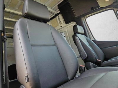 2025 Mercedes-Benz Sprinter Cargo Van 2500 Standard Roof I4 Diesel 144" RWD