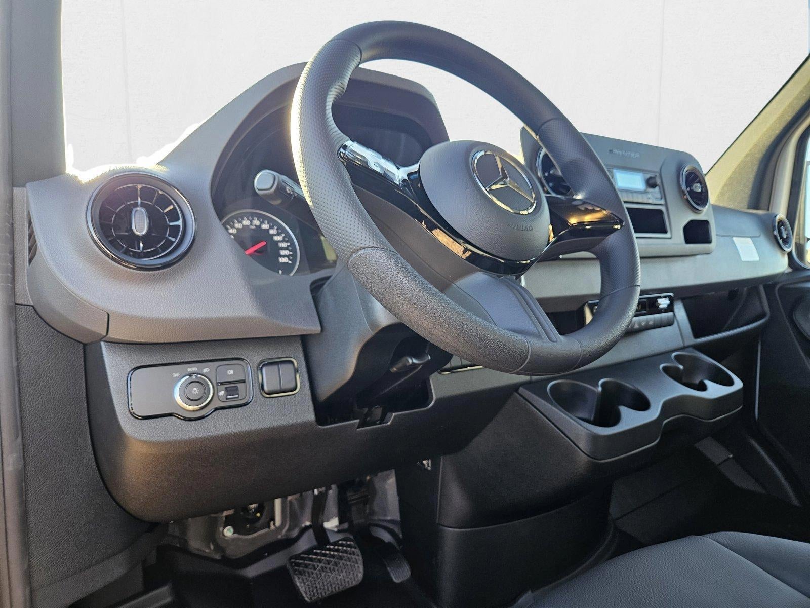 2025 Mercedes-Benz Sprinter Cargo Van 2500 Standard Roof I4 Diesel 144" RWD