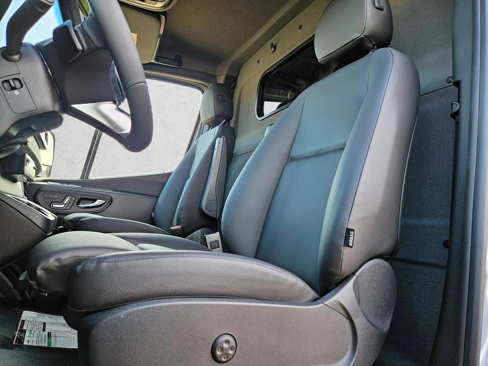2025 Mercedes-Benz Sprinter Cargo Van 2500 Standard Roof I4 Diesel 144" RWD