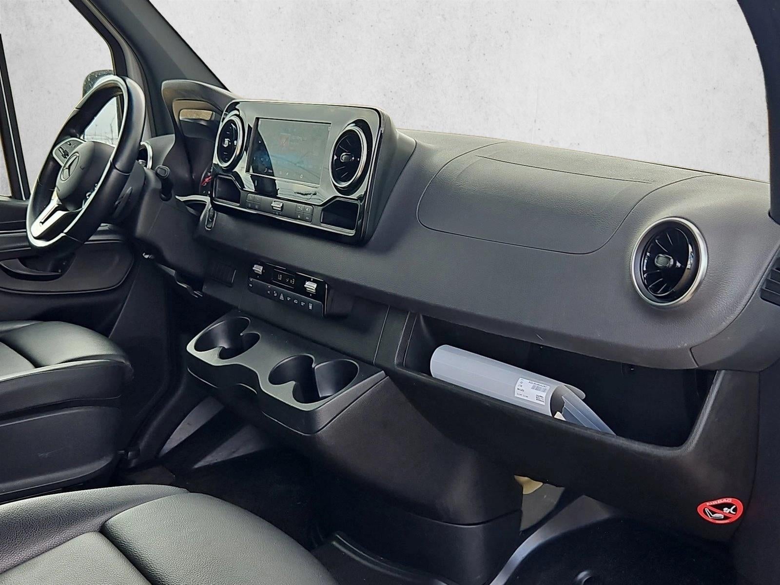 2022 Mercedes-Benz Sprinter Passenger Van 2500 Standard Roof V6 144" RWD