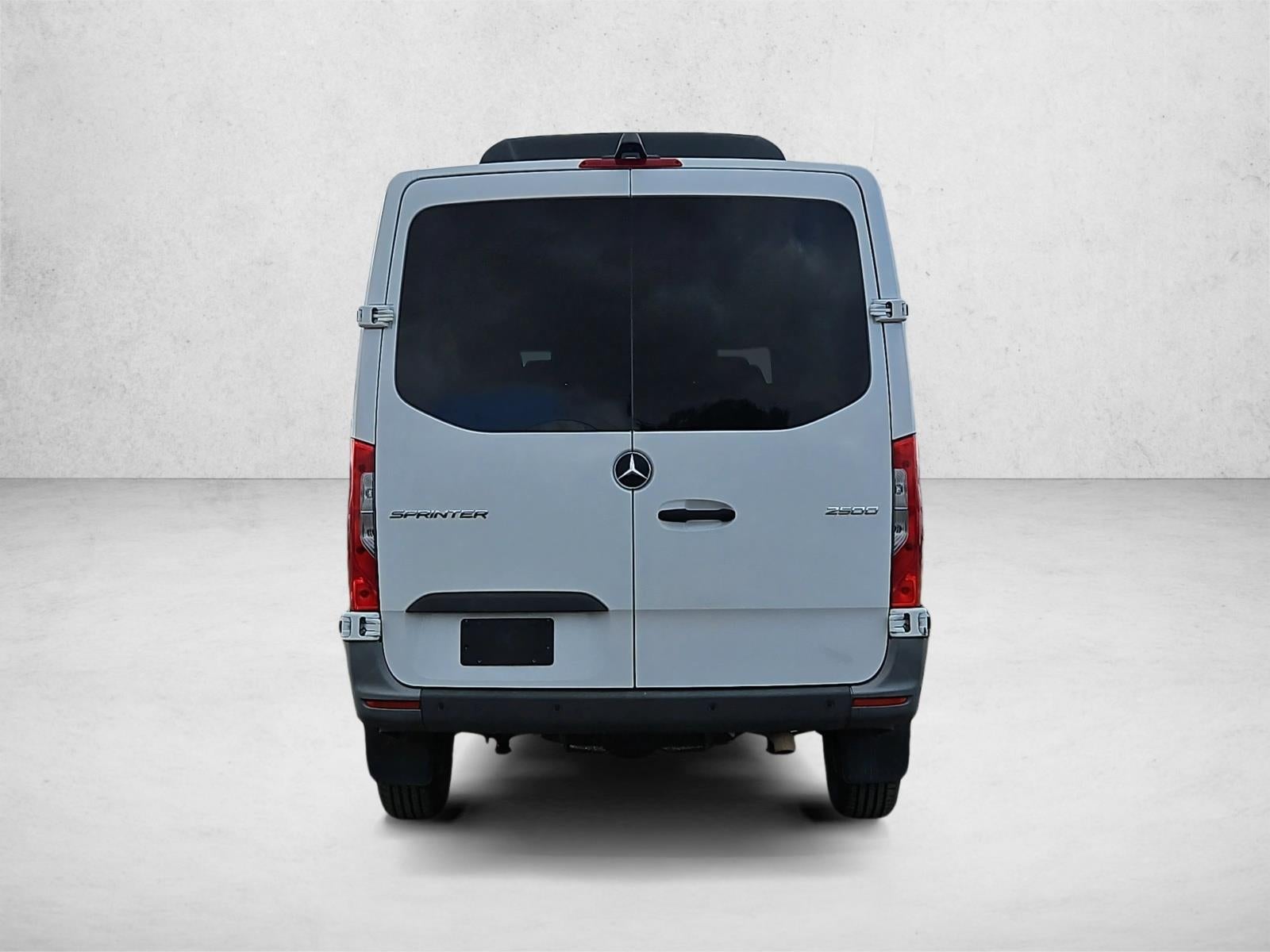 2022 Mercedes-Benz Sprinter Passenger Van 2500 Standard Roof V6 144" RWD