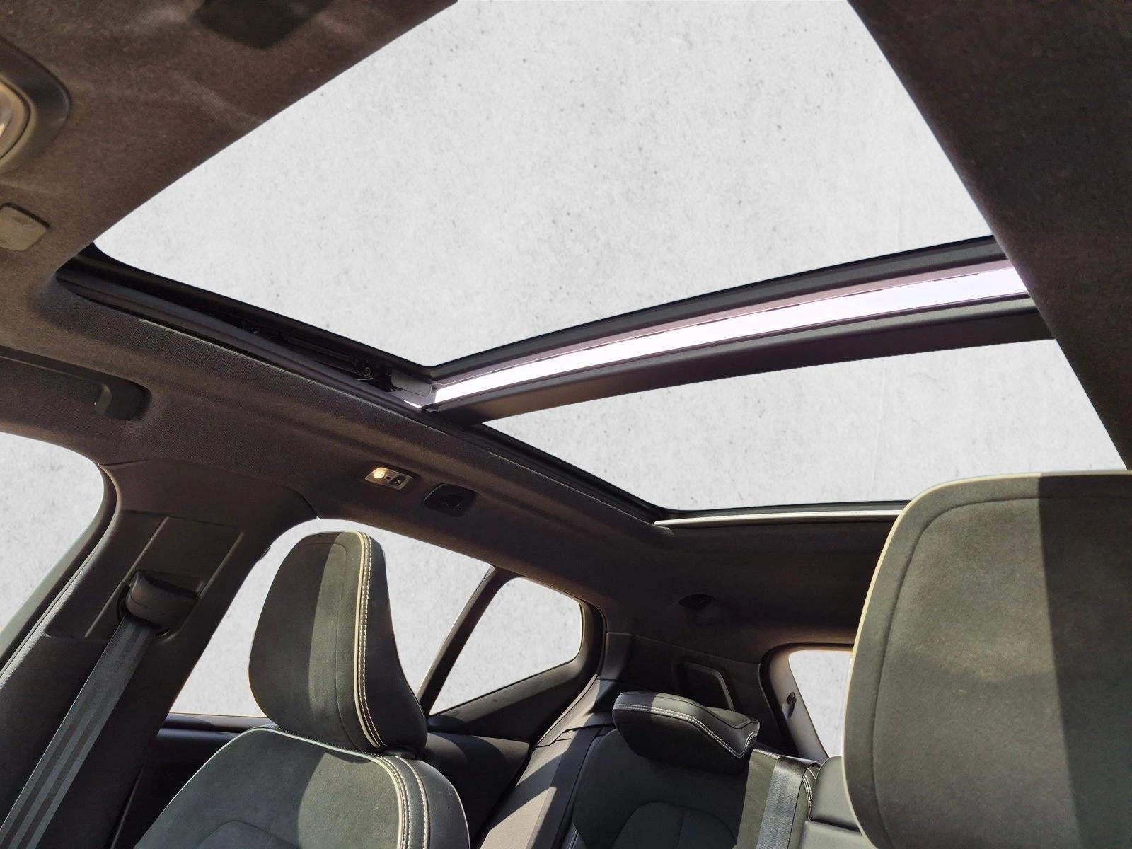 2019 Volvo XC40 T5 AWD R-Design